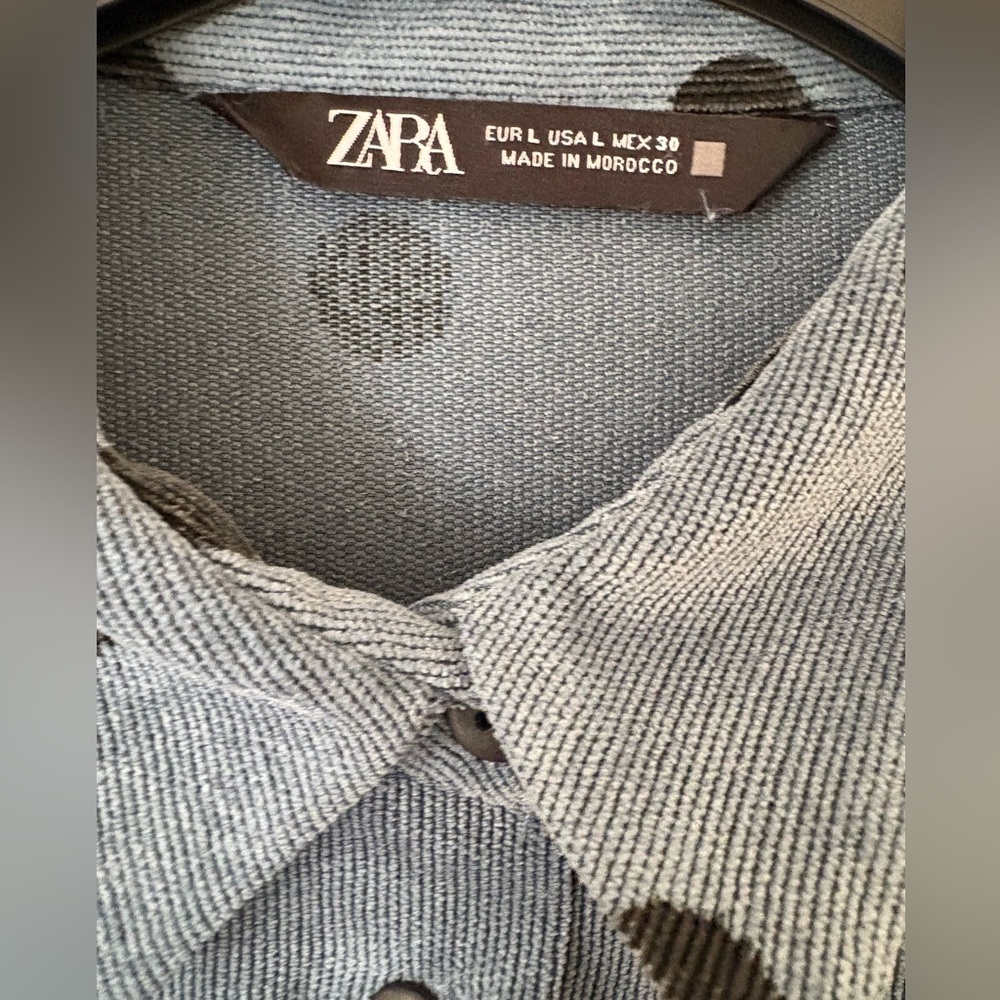 Zara Blue Button-Down Shirt with Black Polka Dots - Picture 3 of 4